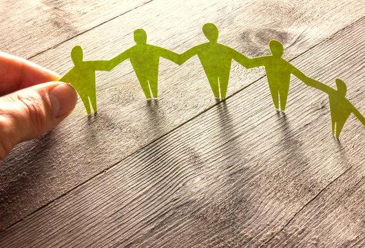 Històries de solidaritat: el poder ⁢transformador dels voluntaris globals